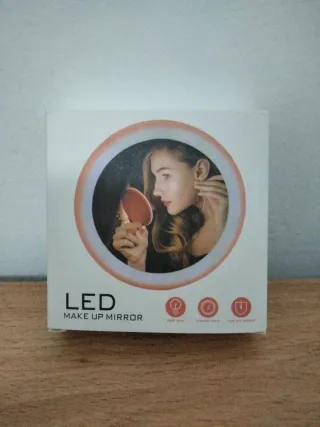 Specchio LED per trucco portatile