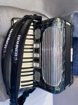 Fisarmonica Hohner Arietta II M 72 bassi