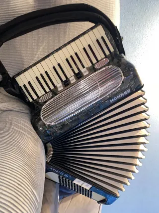 Fisarmonica Hohner Arietta II M 72 bassi