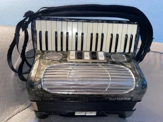 Fisarmonica Hohner Arietta II M 72 bassi