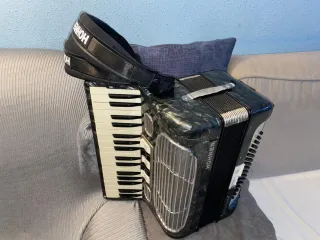 Fisarmonica Hohner Arietta II M 72 bassi