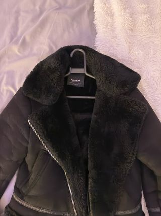 Chaqueta Pull&Bear Negra Forrada.