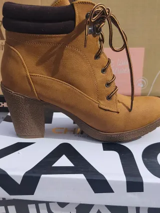 Botín Kato10 Beige/Marrón Tacón