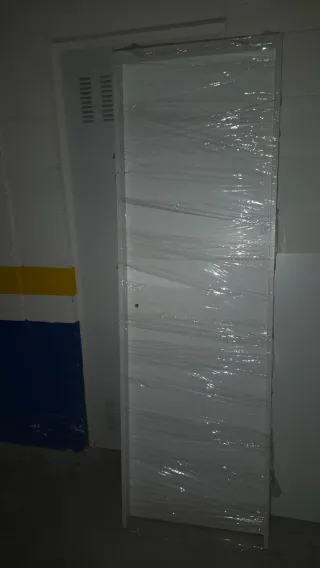 Puerta de paso blanca