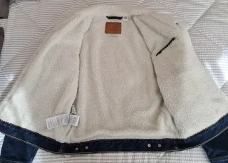 Chaqueta tejana Levi's con borrego