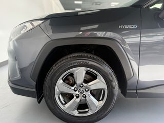 Toyota Rav4 2.5l 220H Luxury
