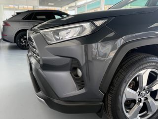 Toyota Rav4 2.5l 220H Luxury