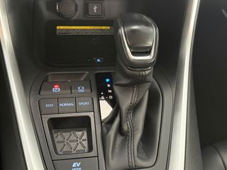 Toyota Rav4 2.5l 220H Luxury