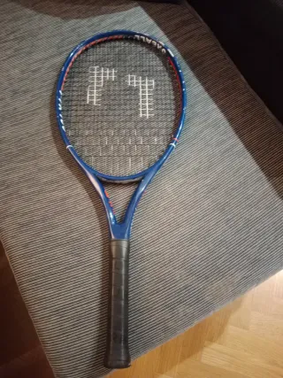 Raqueta de tenis azul