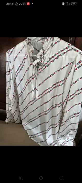 Blusa de seda estampada