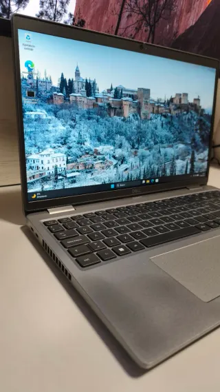 Dell Latitude 5520 i5 16GB 256GB 15,6