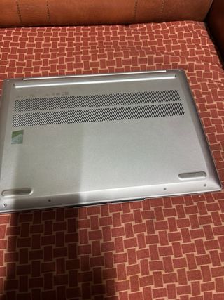 Portátil Lenovo OLED 32GB RAM 1TB SSD Snapdragon X