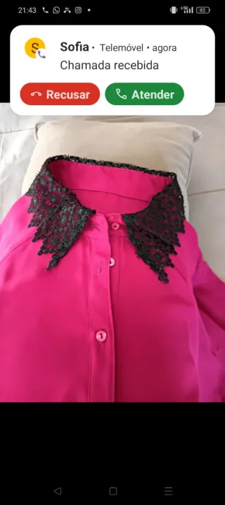 Blusa de seda com elastano e renda
