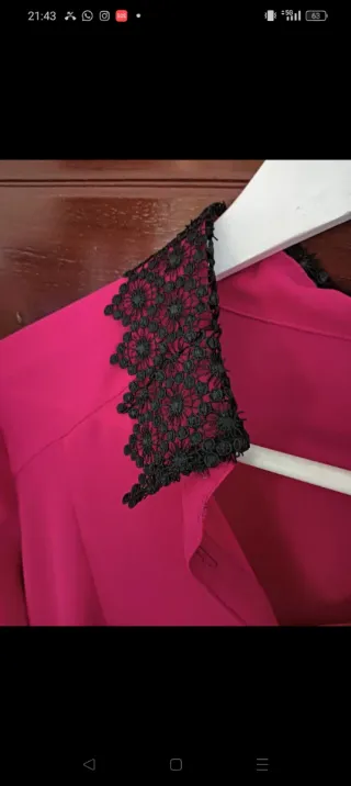 Blusa de seda com elastano e renda
