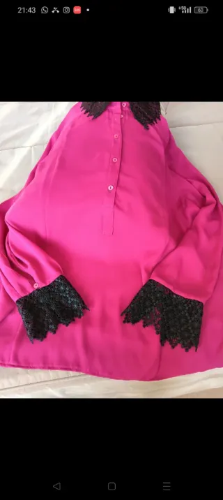 Blusa de seda com elastano e renda