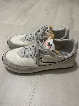 Zapatillas Nike Mujer Beige/Blanco