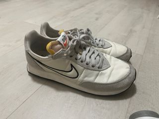 Zapatillas Nike Mujer Beige/Blanco