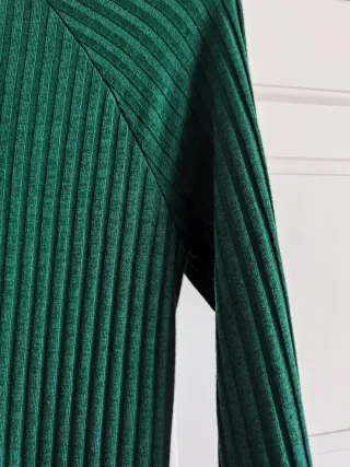 Vestido largo verde de canalé