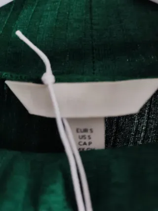 Vestido largo verde de canalé