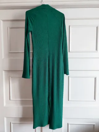 Vestido largo verde de canalé