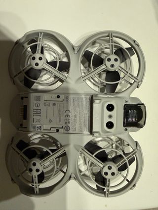 Dron DJI NEO sin prácticamente uso