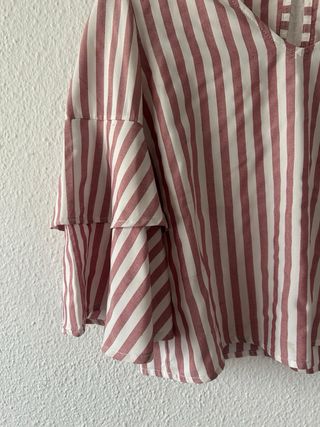 Blusa Zara rayas escote pico manga campana