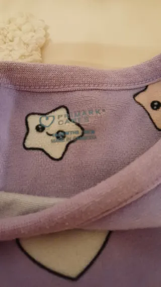 Pijama infantil estrellas y nubes lila