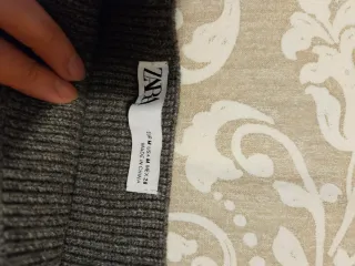 Minifalda de punto gris de cintura alta