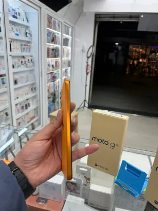 Motorola Moto G15 Naranja 256gb