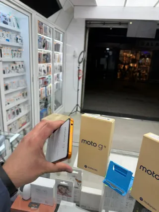 Motorola Moto G15 Naranja 256gb