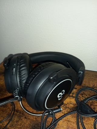 Cascos Newskill - RGB