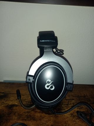 Cascos Newskill - RGB