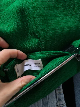 Falda verde texturizada MNG (Mango) XS