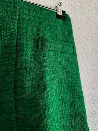 Falda verde texturizada MNG (Mango) XS