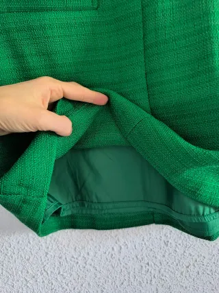 Falda verde texturizada MNG (Mango) XS