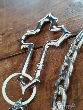 Catena portafoglio in metallo con teschio