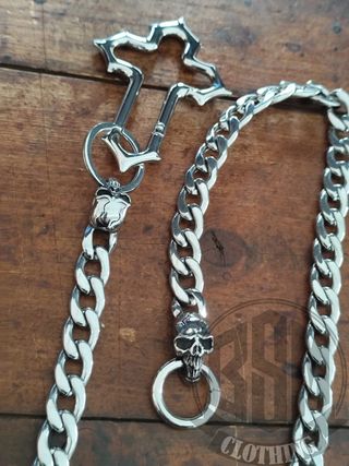 Catena portafoglio in metallo con teschio