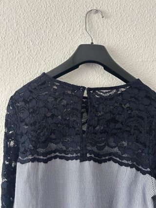 Camisa Zara encaje y rayas