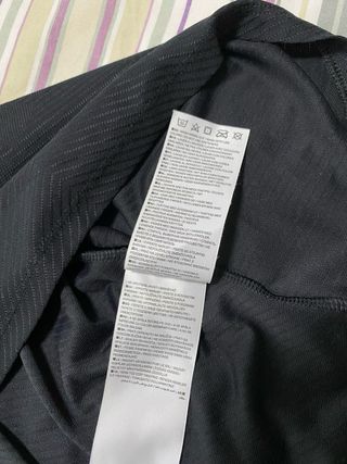 Camiseta deportiva Nike negra media cremallera