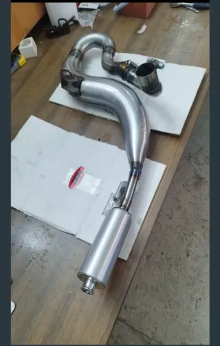 Tubo de escape Vespa 200