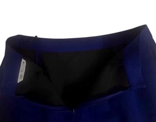 Talla M. Falda corta de ZARA.