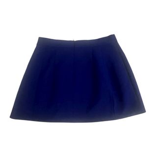 Talla M. Falda corta de ZARA.