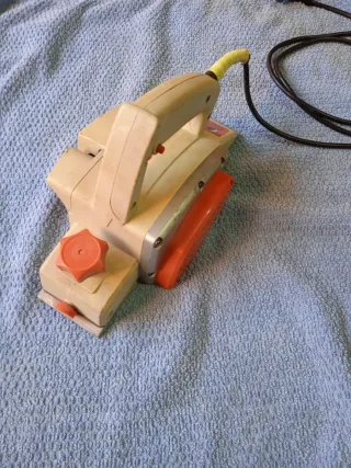 Cepillo carpintería eléctrico