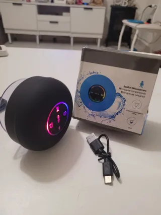 Altavoz Bluetooth Impermeable con Micrófono