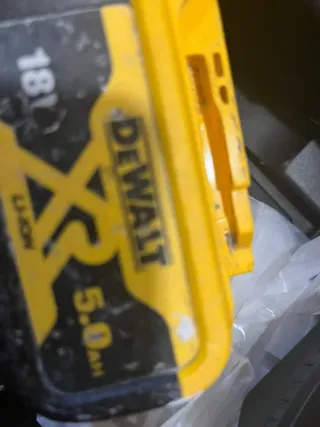 Nivel Láser DeWalt 18V con Batería y Cargador