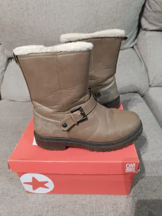 2 pares botas marrones con pelo blanco