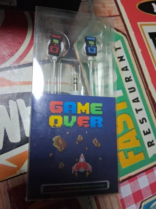 Auriculares  y Taza Game Over