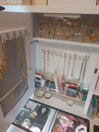 Tocador de lujo con espejo iluminado Y expositor