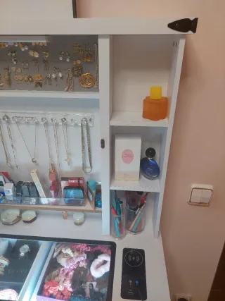 Tocador de lujo con espejo iluminado Y expositor