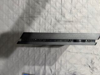 PS4 Slim Negra + Mando